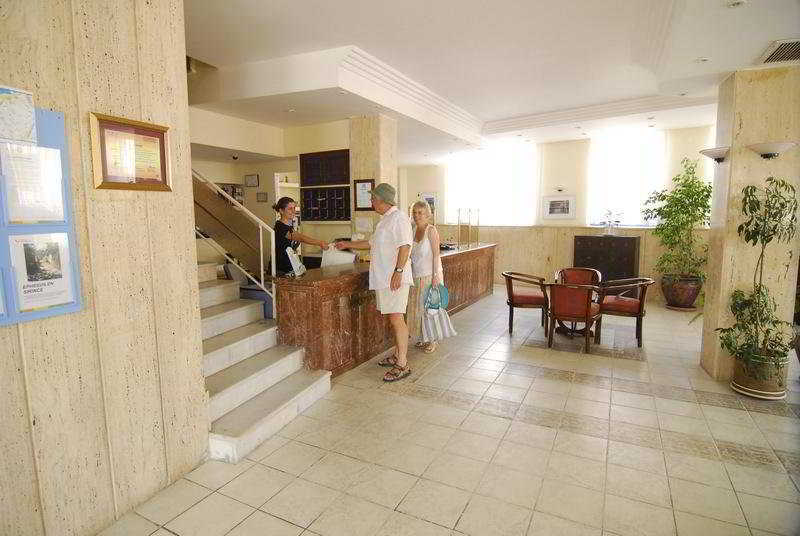 Akdeniz Apart Hotel Кушадасъ Екстериор снимка