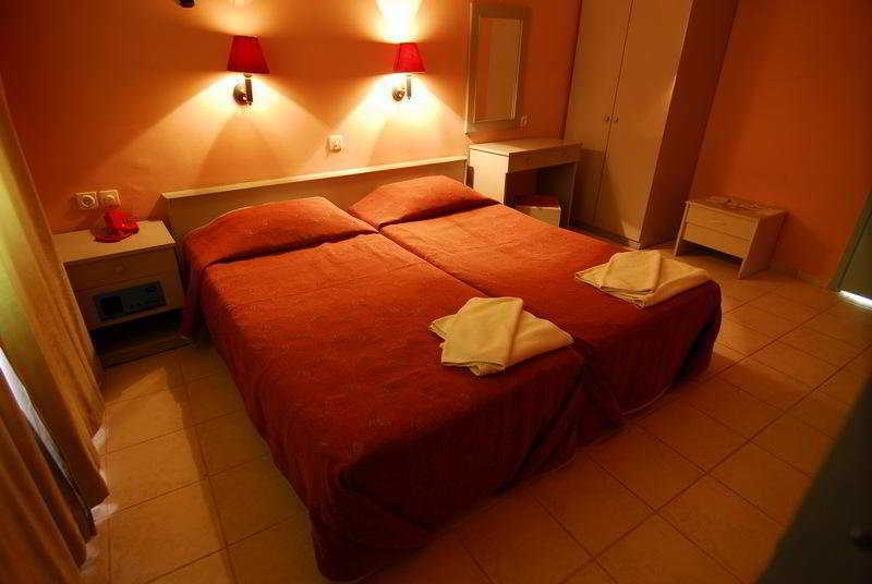 Akdeniz Apart Hotel Кушадасъ Екстериор снимка