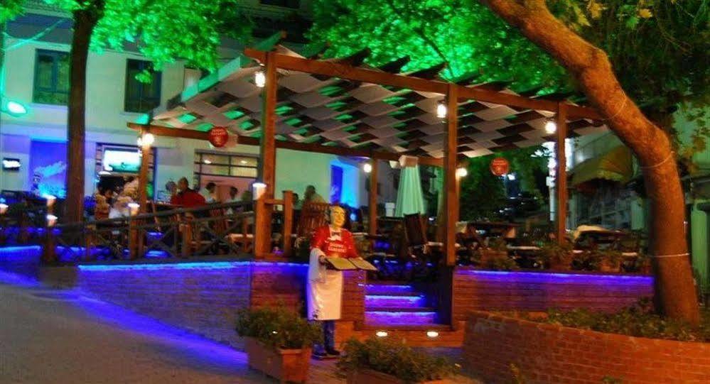 Akdeniz Apart Hotel Кушадасъ Екстериор снимка