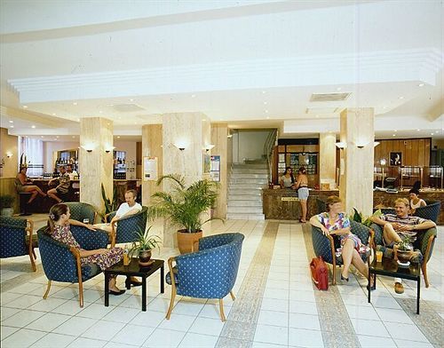 Akdeniz Apart Hotel Кушадасъ Екстериор снимка