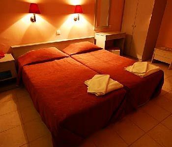 Akdeniz Apart Hotel Кушадасъ Екстериор снимка