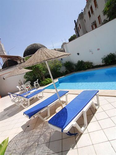 Akdeniz Apart Hotel Кушадасъ Екстериор снимка