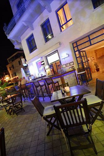 Akdeniz Apart Hotel Кушадасъ Екстериор снимка